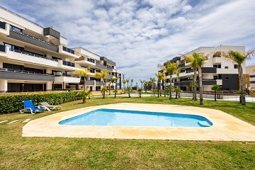 MODERN TAKVÅNING MED FANTASTISK HAVSUTSIKT OCH STOR PRIVAT TAKTERRASS. - Lotus Properties