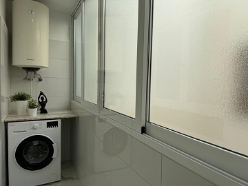 STUNNING RENOVATED 4-BEDROOMS APARTMENT WITH PRIVATE GARAGE – JUST 200 METERS FROM THE BEACH IN TORREVIEJA. - Lotus Properties