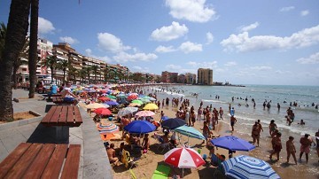 APPARTEMENT MET 3 SLAAPKAMERS EN ZIJKANT UITZICHT OP ZEE OP SLECHTS 450 M VAN PLAYA DEL CURA. - Lotus Properties