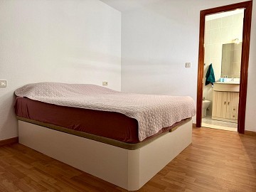 APPARTEMENT MET 3 SLAAPKAMERS EN ZIJKANT UITZICHT OP ZEE OP SLECHTS 450 M VAN PLAYA DEL CURA. - Lotus Properties
