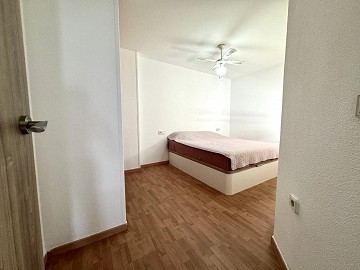APPARTEMENT MET 3 SLAAPKAMERS EN ZIJKANT UITZICHT OP ZEE OP SLECHTS 450 M VAN PLAYA DEL CURA. - Lotus Properties