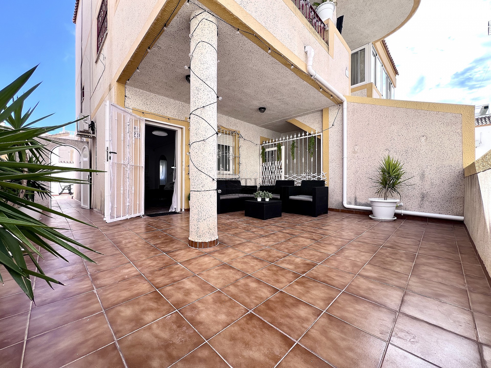 Stunning ground floor semi detached bungalow with garage - Lotus Properties