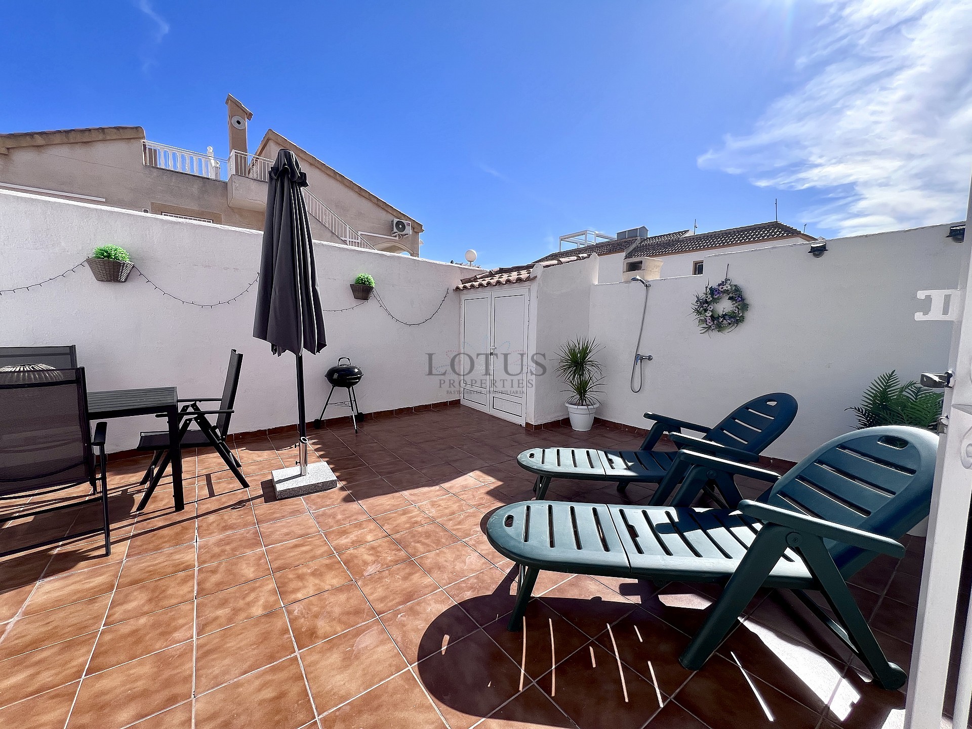 Stunning ground floor semi detached bungalow with garage - Lotus Properties