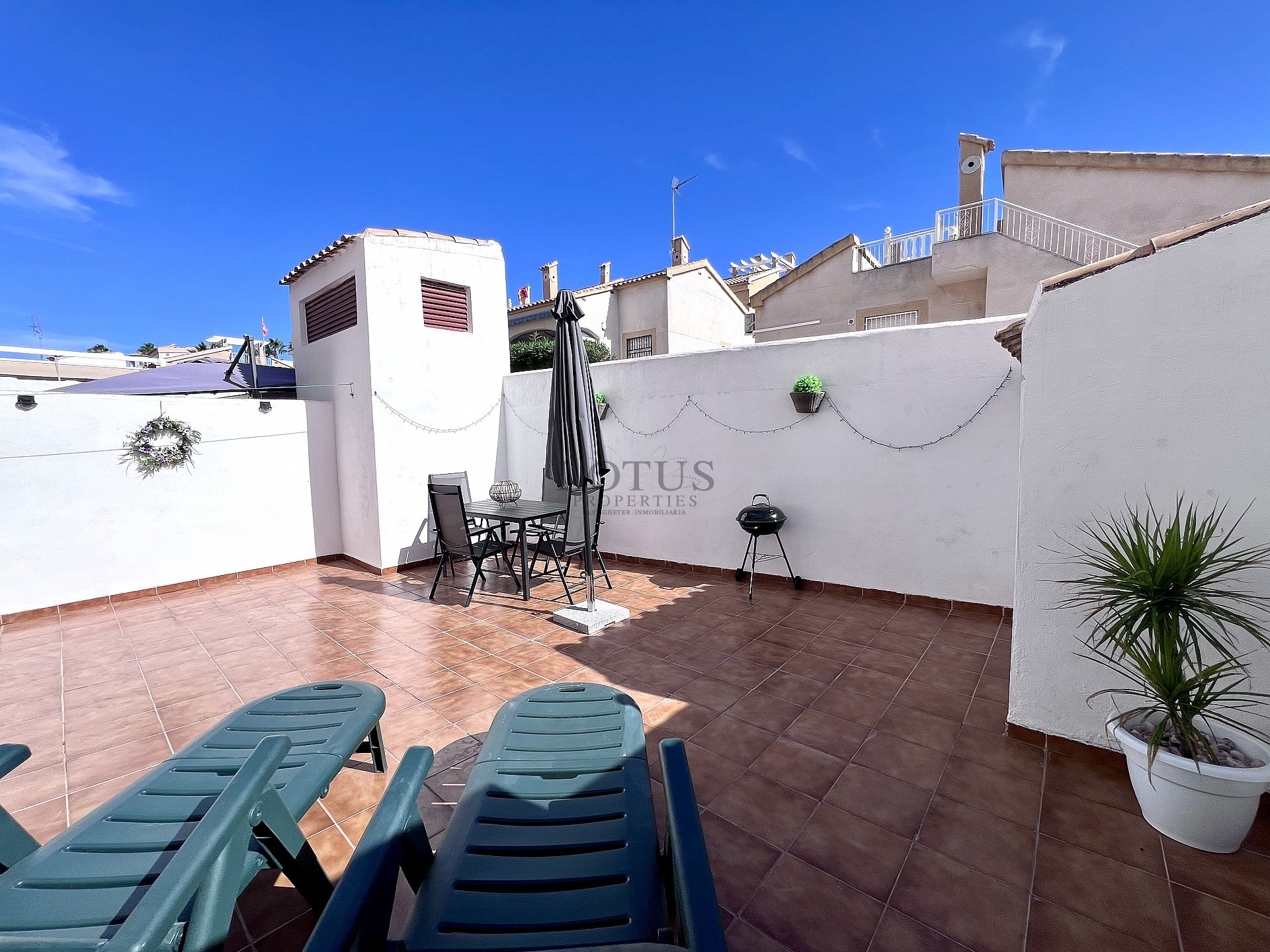 Stunning ground floor semi detached bungalow with garage - Lotus Properties