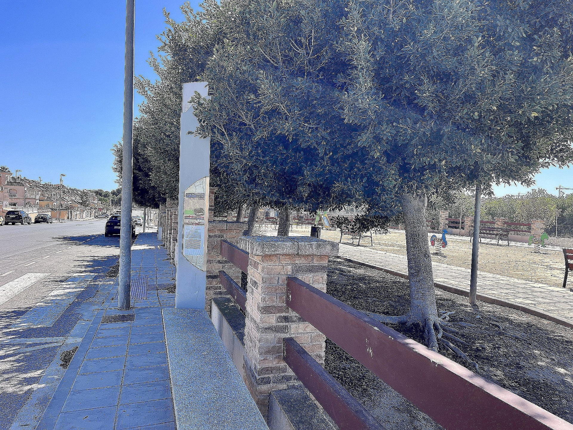 Stunning ground floor semi detached bungalow with garage - Lotus Properties