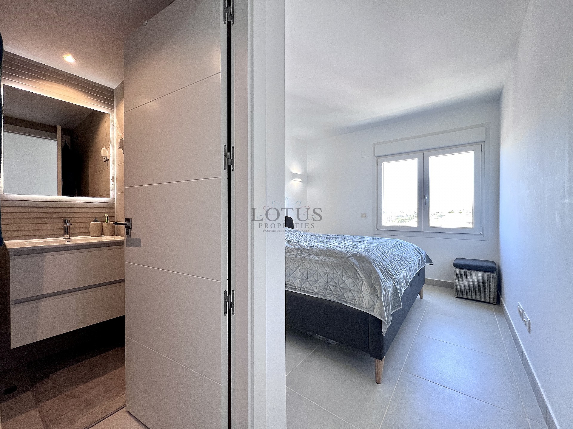 SPECTACULAR PENTHOUSE IN PUNTA PRIMA - Lotus Properties