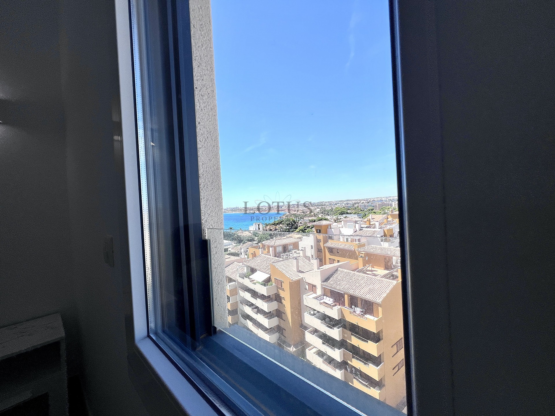 SPECTACULAR PENTHOUSE IN PUNTA PRIMA - Lotus Properties