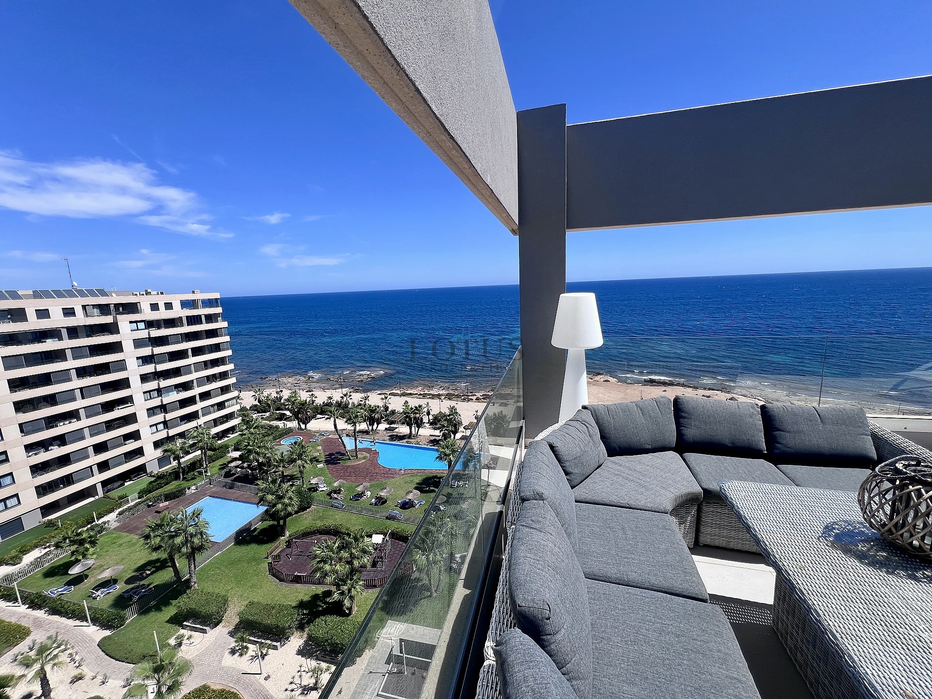 SPECTACULAR PENTHOUSE IN PUNTA PRIMA - Lotus Properties