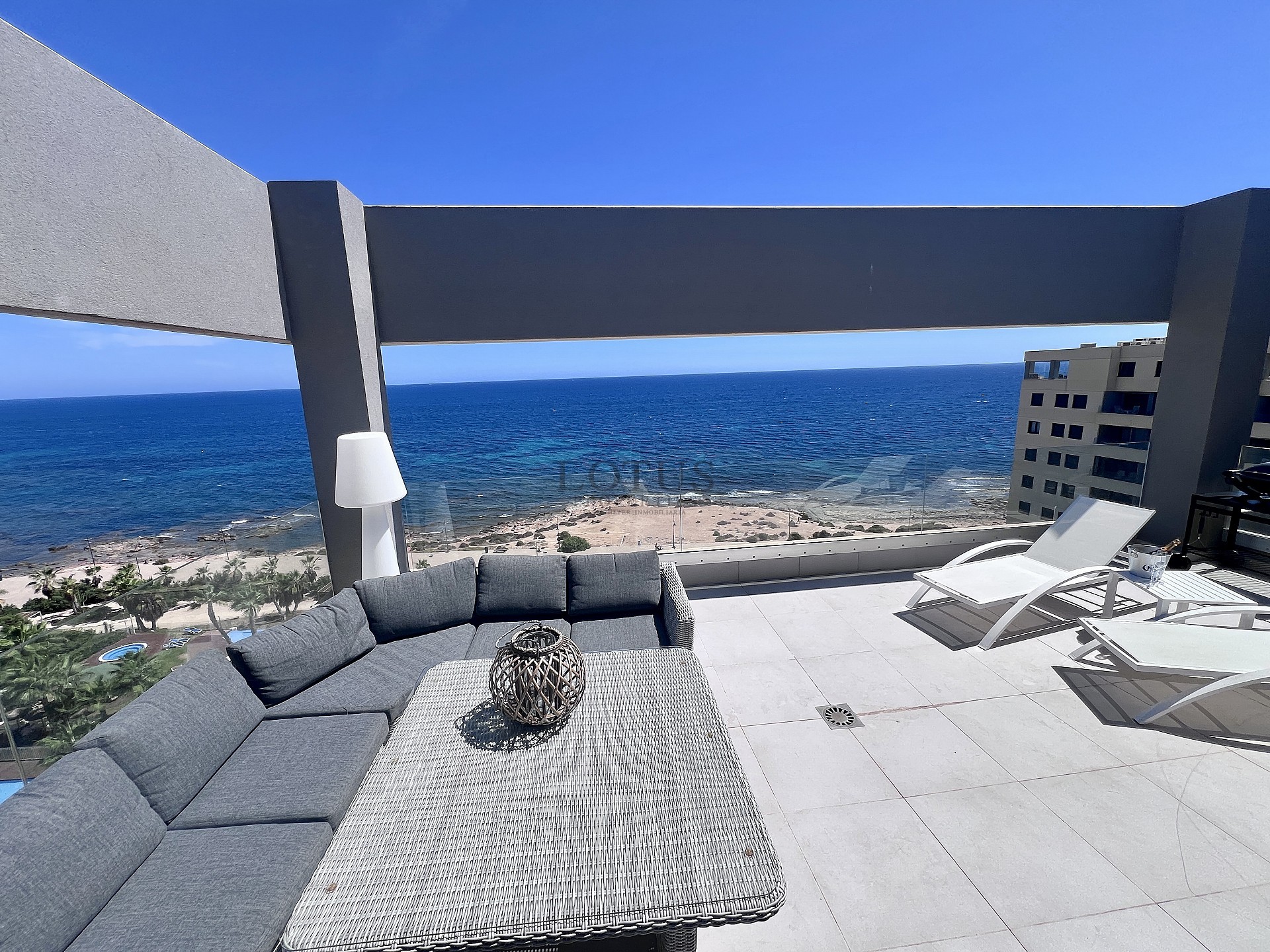 SPECTACULAR PENTHOUSE IN PUNTA PRIMA - Lotus Properties