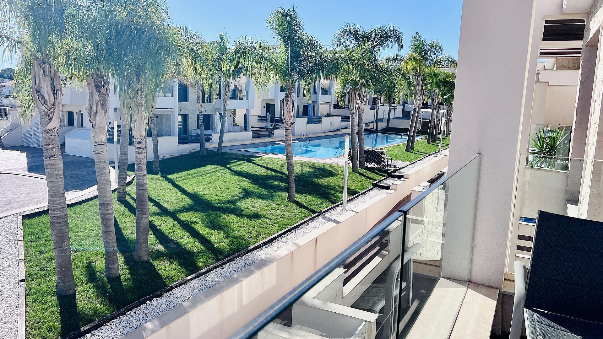 Exclusive 3-bedroom roof bungalow in Los Balcones - Lotus Properties