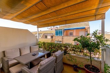 Renovated Apartment with Large Terrace and Close to the Center - Lotus Properties