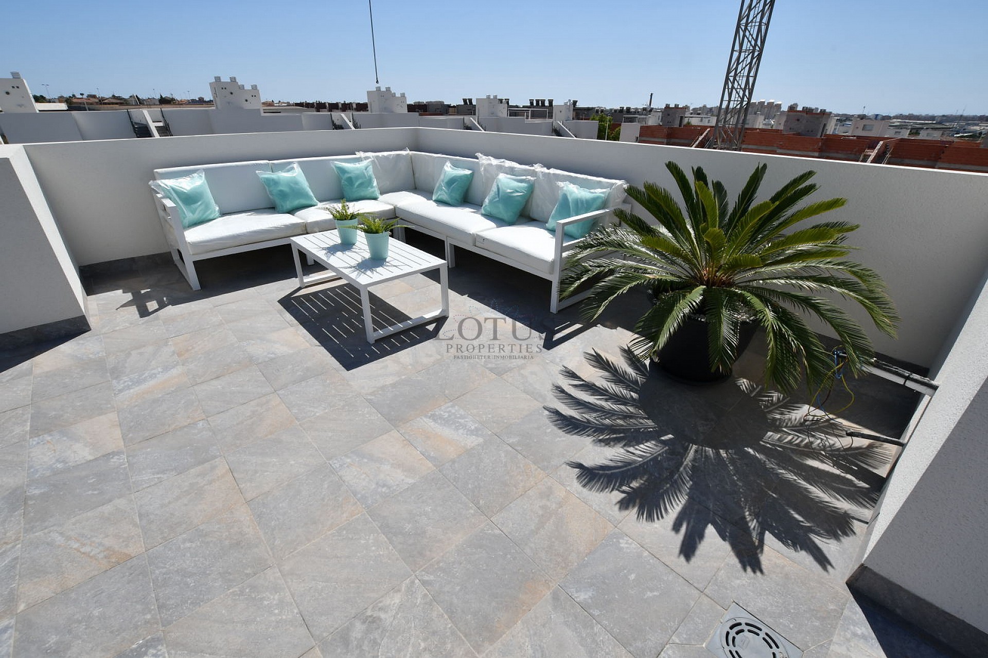Penthouse in a beautiful residential area of ​​Sol Natura - Lotus Properties