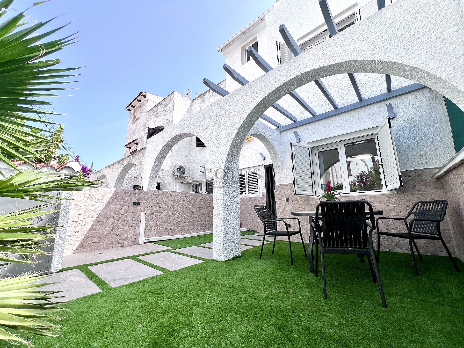 Total nyrenoverat hus i Calas Blancas, Torrevieja - Lotus Properties