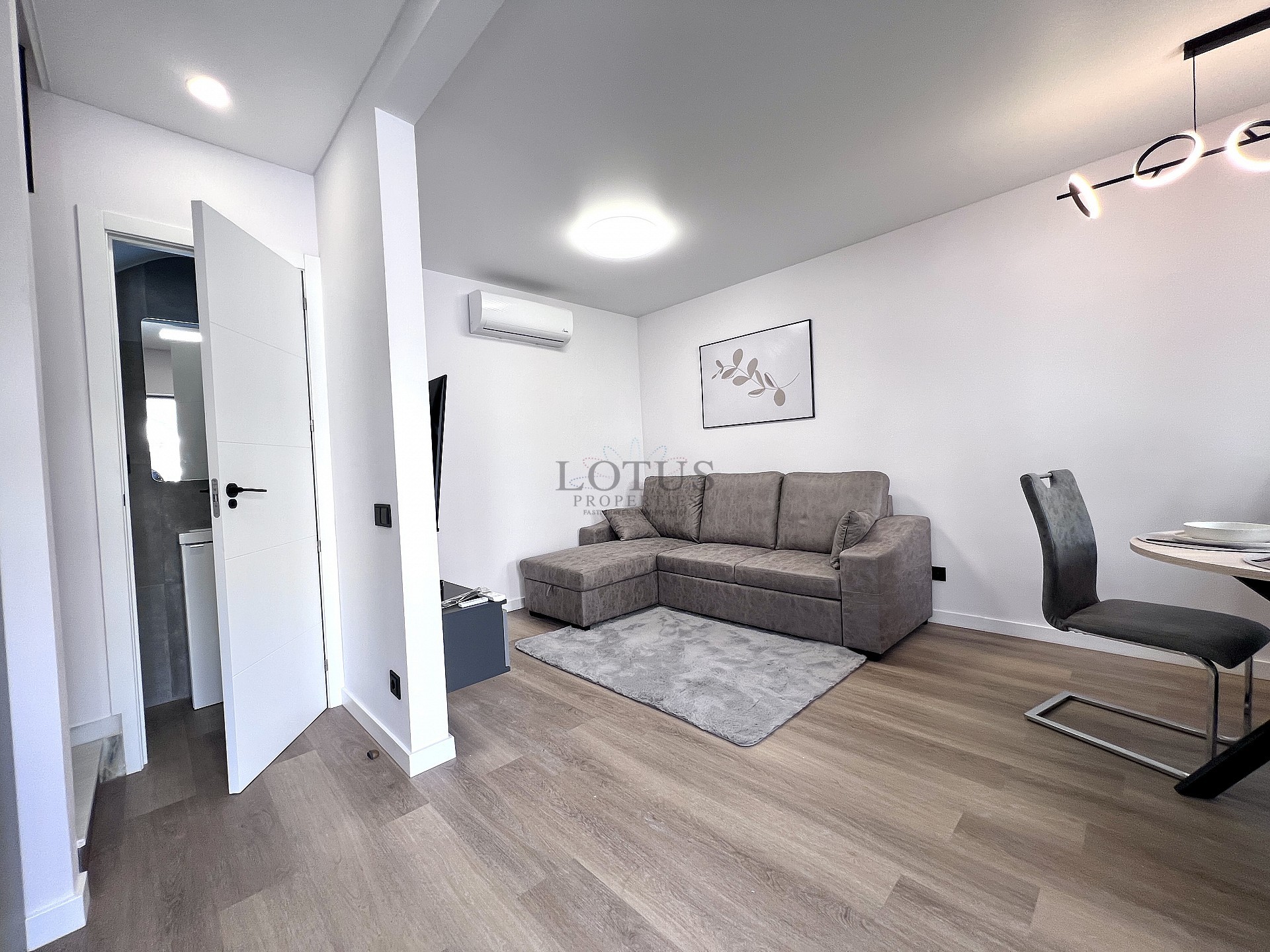 Total nyrenoverat hus i Calas Blancas, Torrevieja - Lotus Properties