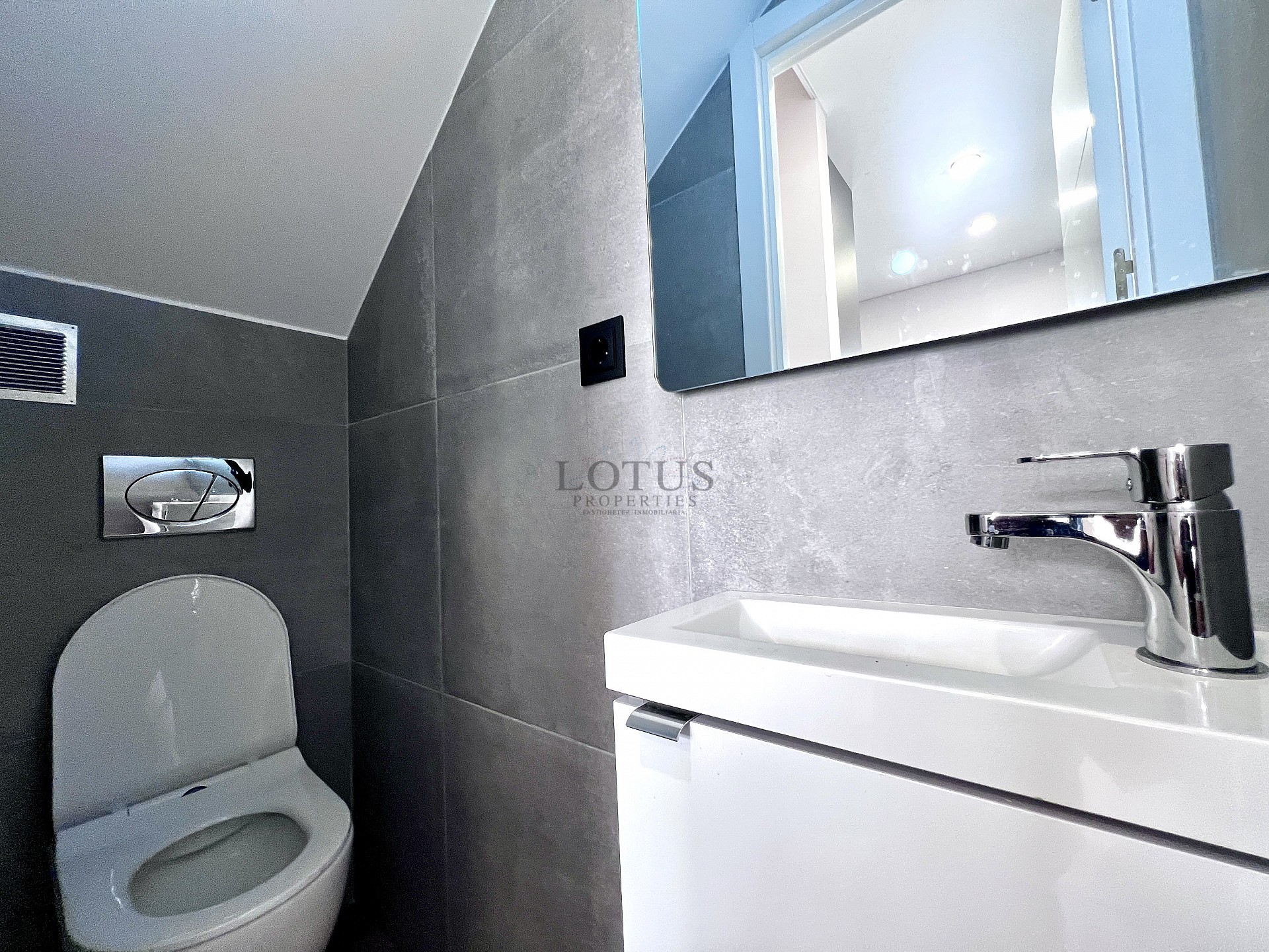 Total nyrenoverat hus i Calas Blancas, Torrevieja - Lotus Properties