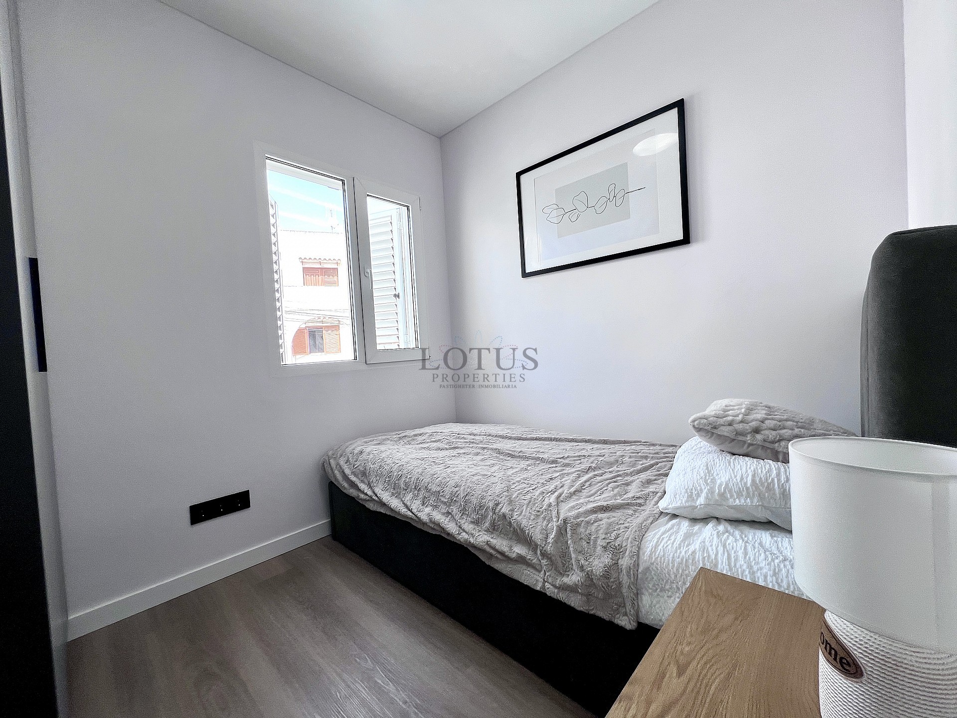 Total nyrenoverat hus i Calas Blancas, Torrevieja - Lotus Properties