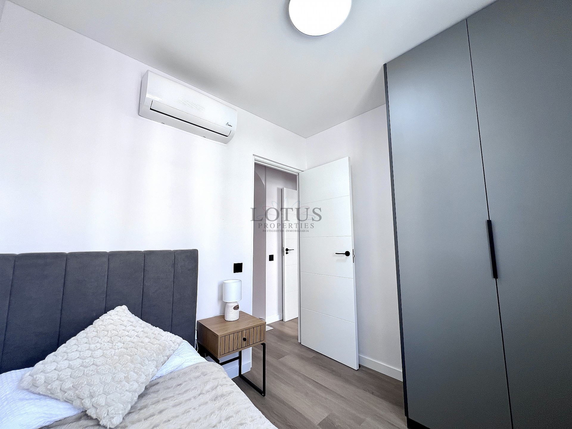 Total nyrenoverat hus i Calas Blancas, Torrevieja - Lotus Properties