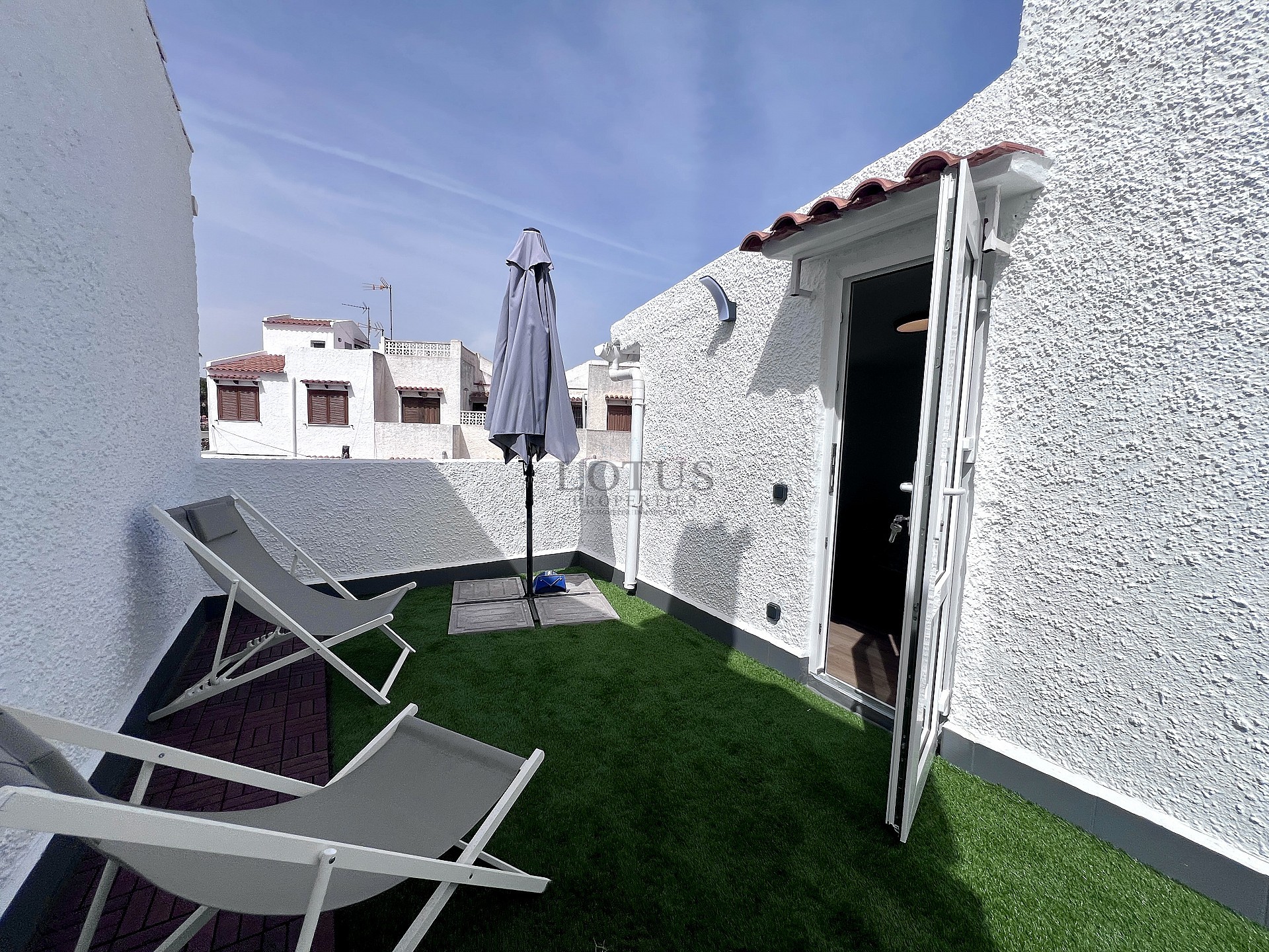 Total nyrenoverat hus i Calas Blancas, Torrevieja - Lotus Properties