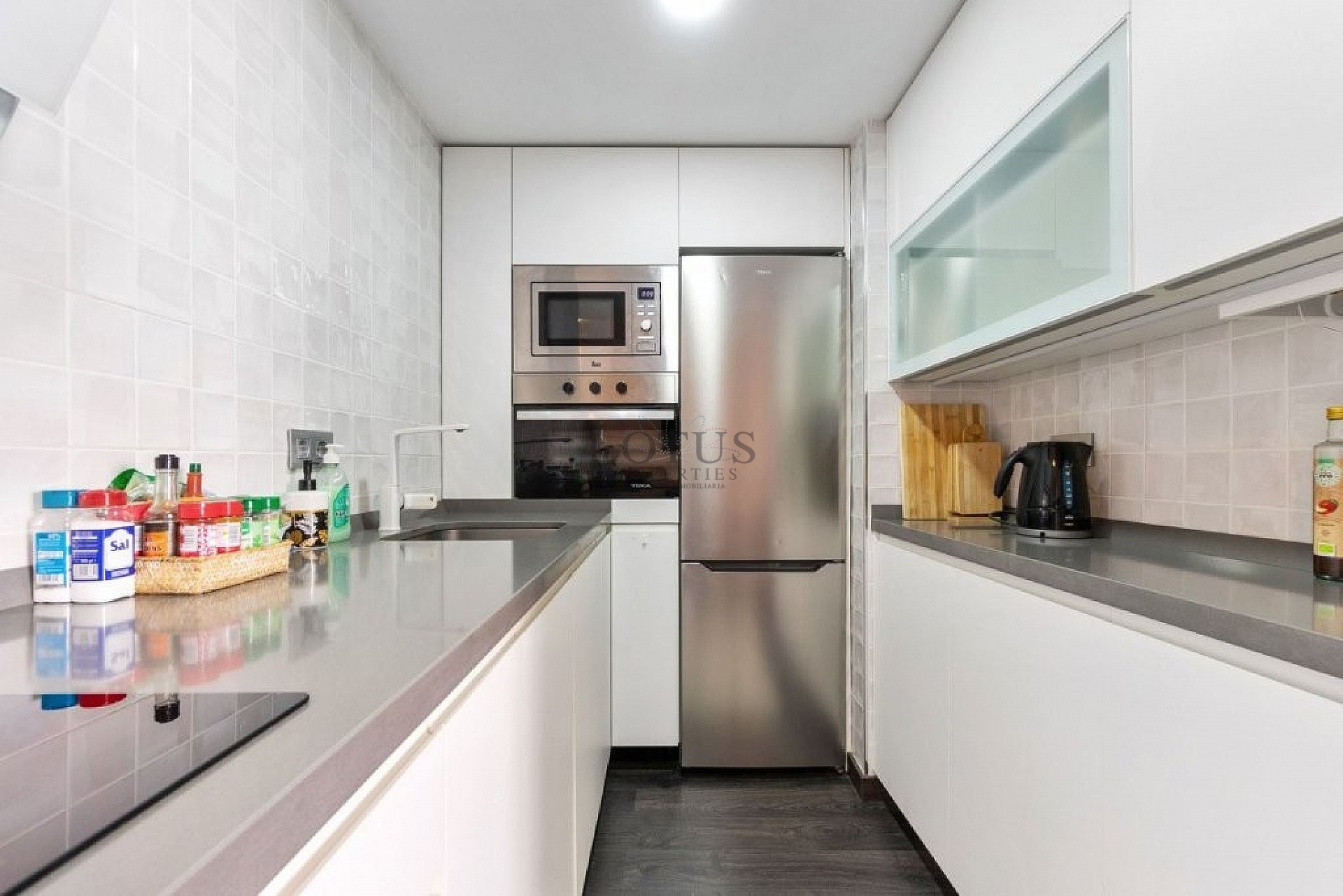 Renoverad Lägenhet med stor terrass och närhet till centrum - Lotus Properties