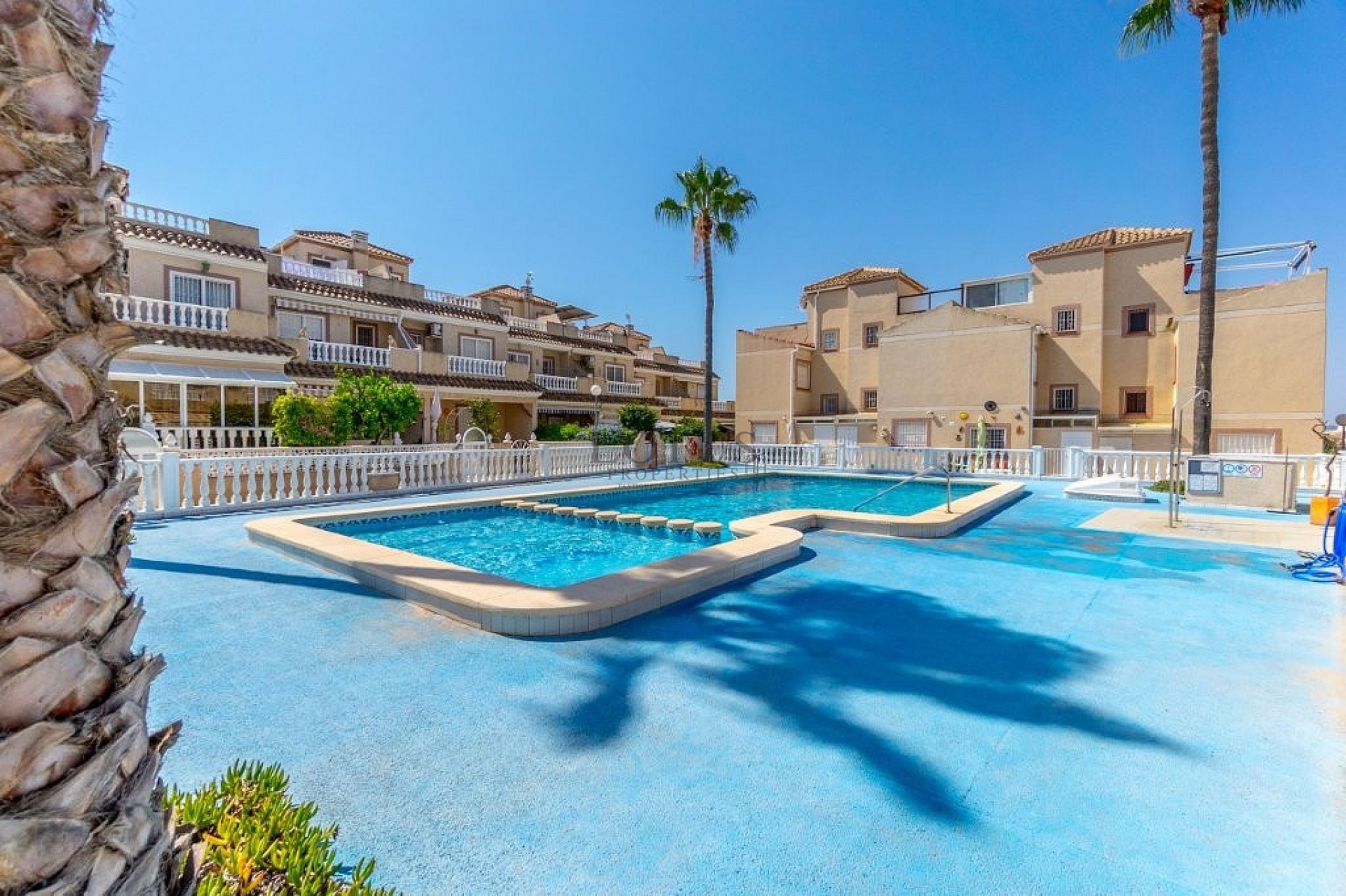 Super nice townhouse with 3 bedrooms and several terraces - Lotus Properties