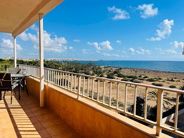 Appartement aan de kust van Punta Prima met magisch uitzicht op zee - Lotus Properties