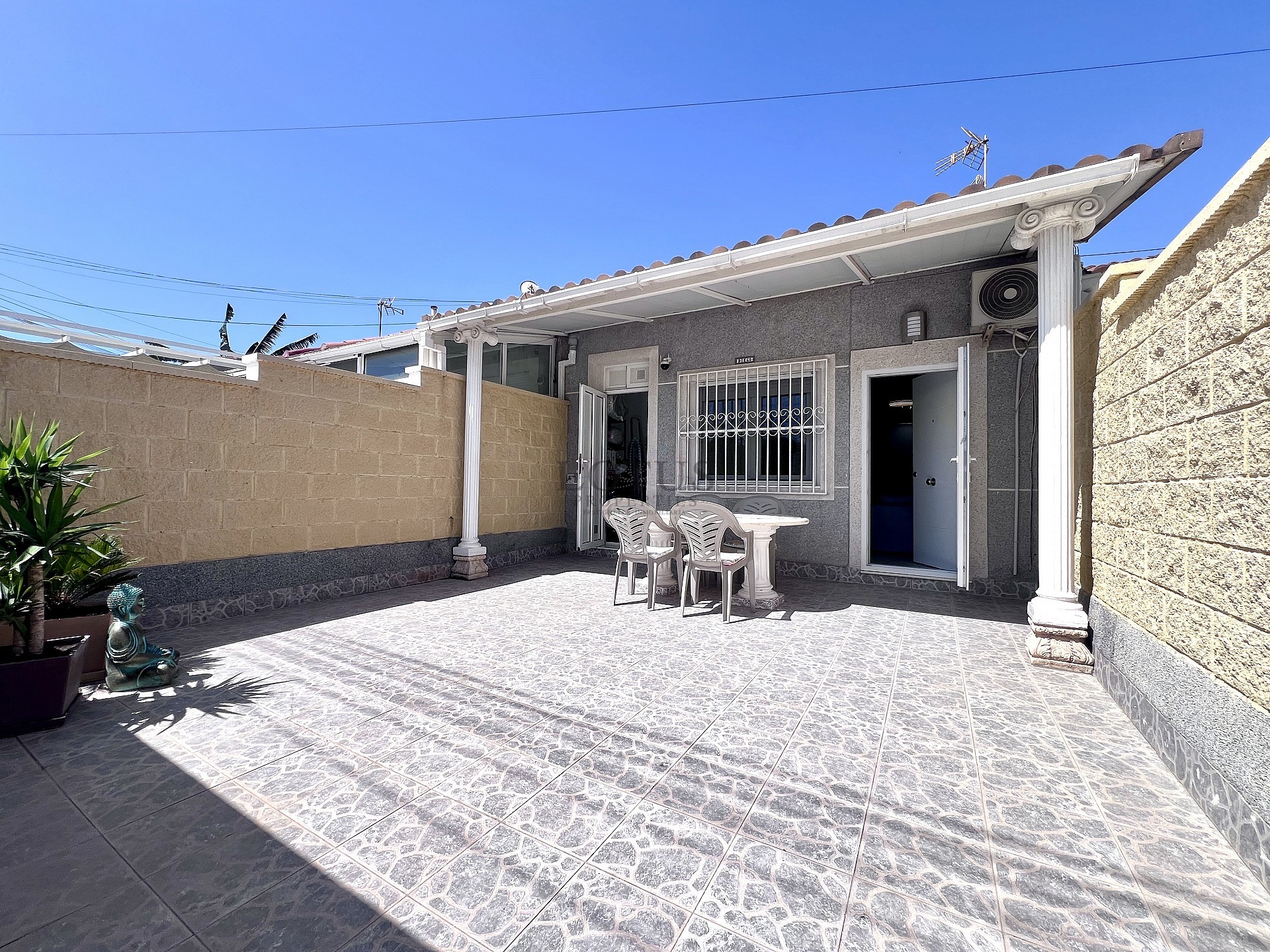 Newly renovated one-story townhouse in Torreta - Lotus Properties