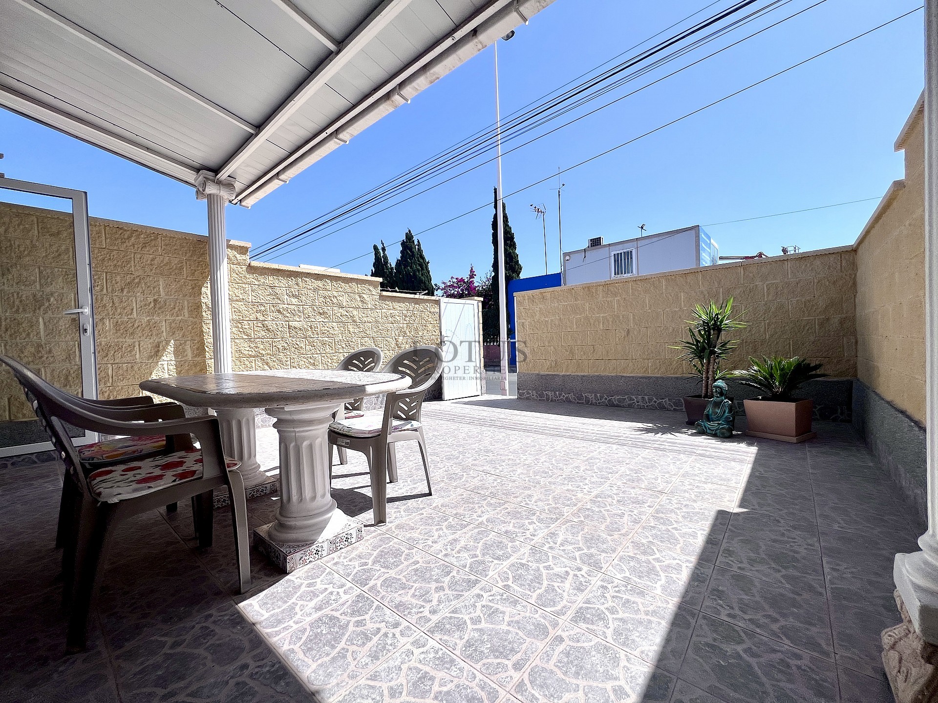 Newly renovated one-story townhouse in Torreta - Lotus Properties