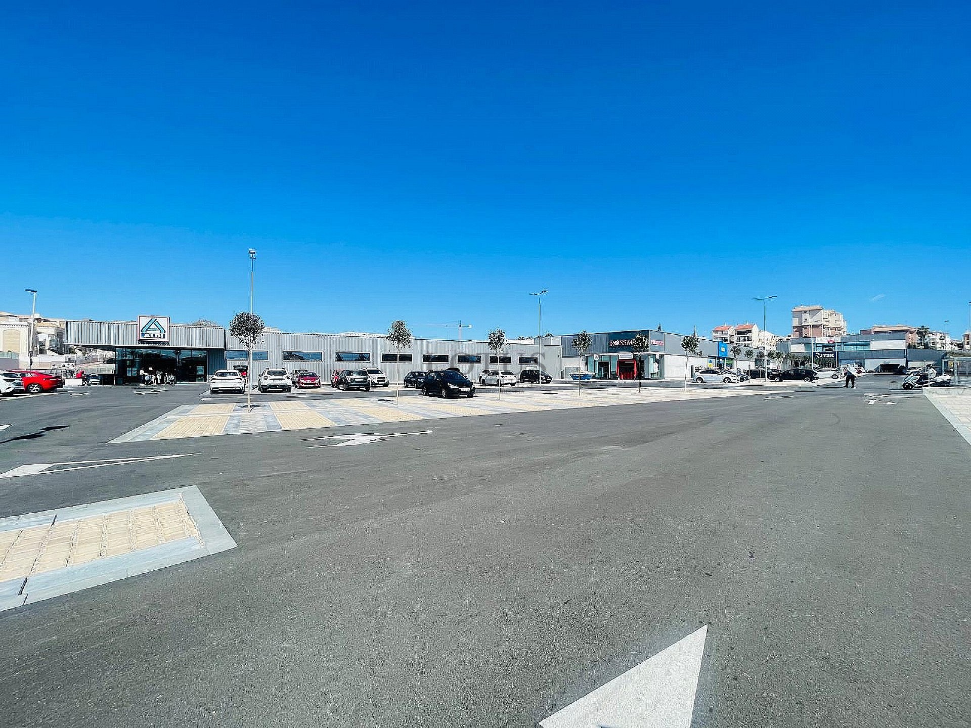 Super nice ground floor in the southwest in Altos de la Bahia III - Lotus Properties