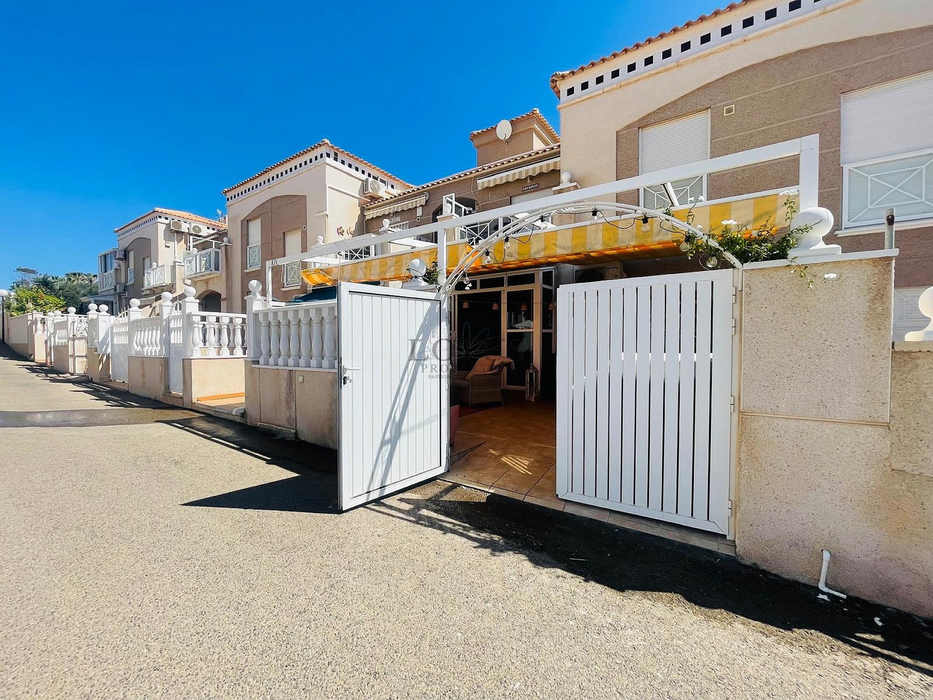 Super nice ground floor in the southwest in Altos de la Bahia III - Lotus Properties