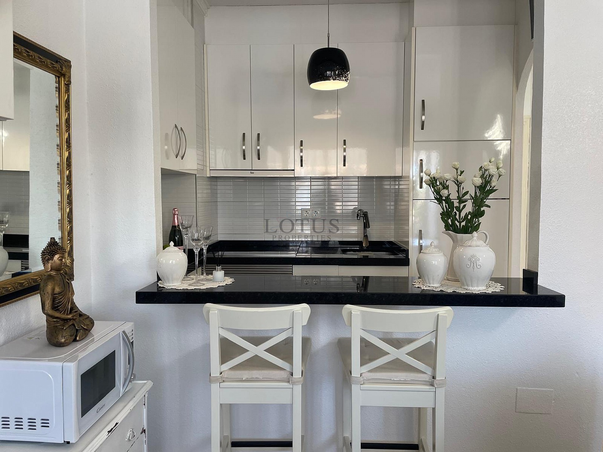 Cozy apartment with 2 balconies only 550 meters to Playa Los Locos - Lotus Properties