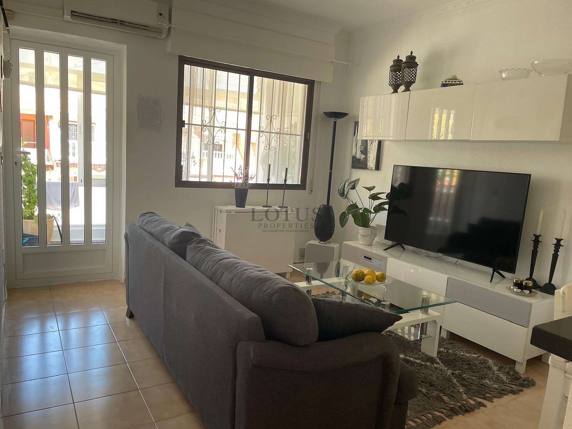 Cozy apartment with 2 balconies only 550 meters to Playa Los Locos - Lotus Properties