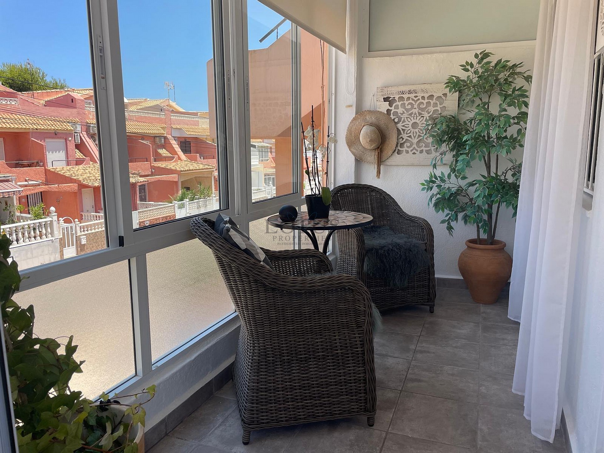 Cozy apartment with 2 balconies only 550 meters to Playa Los Locos - Lotus Properties