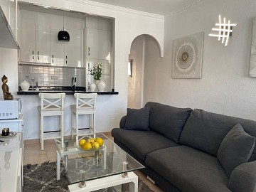 Mysig lägenhet med 2 balkonger endast 550 meter till Playa Los Locos - Lotus Properties
