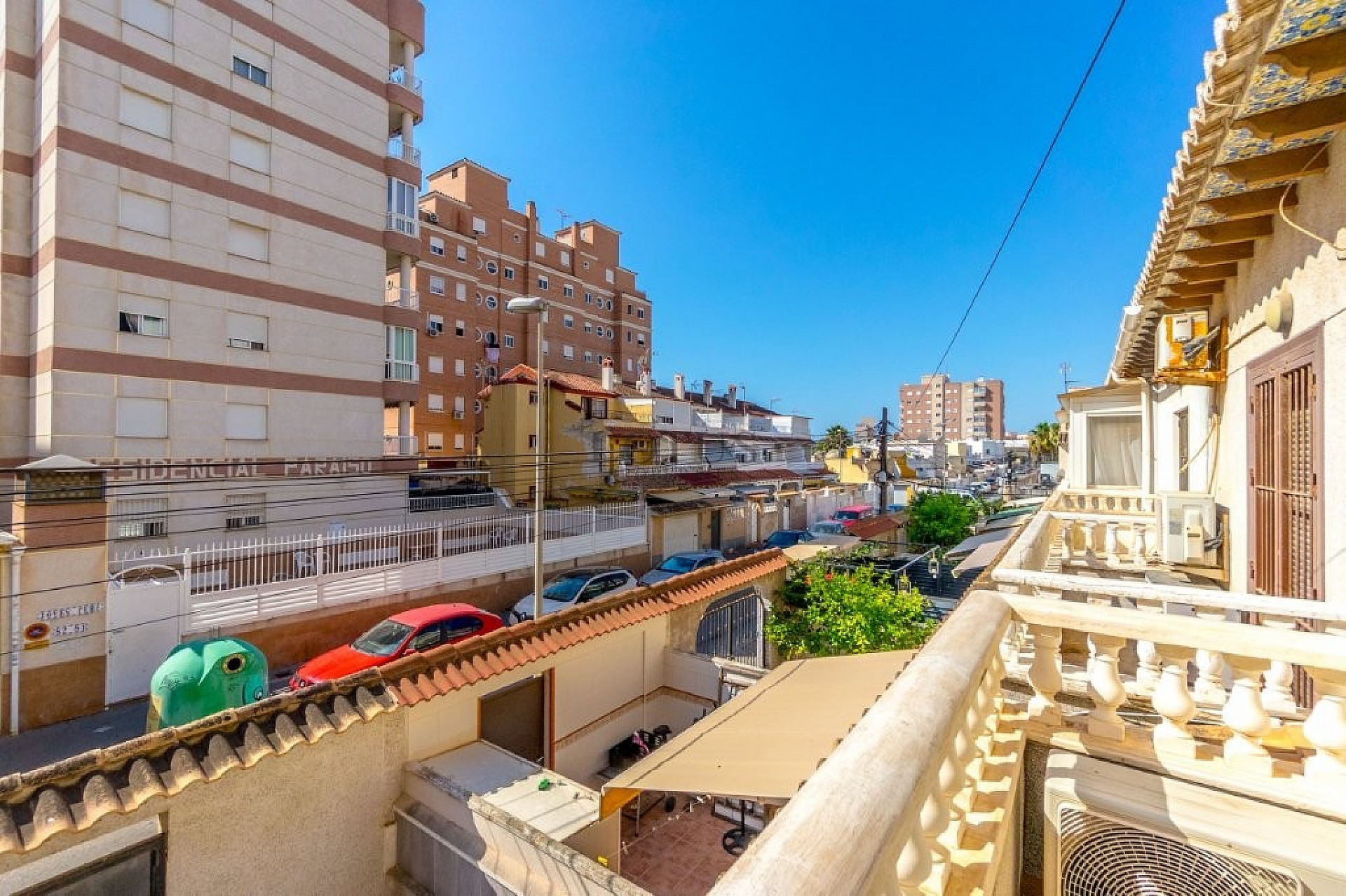 Spacious corner townhouse with 4 bedrooms and several terraces - Lotus Properties