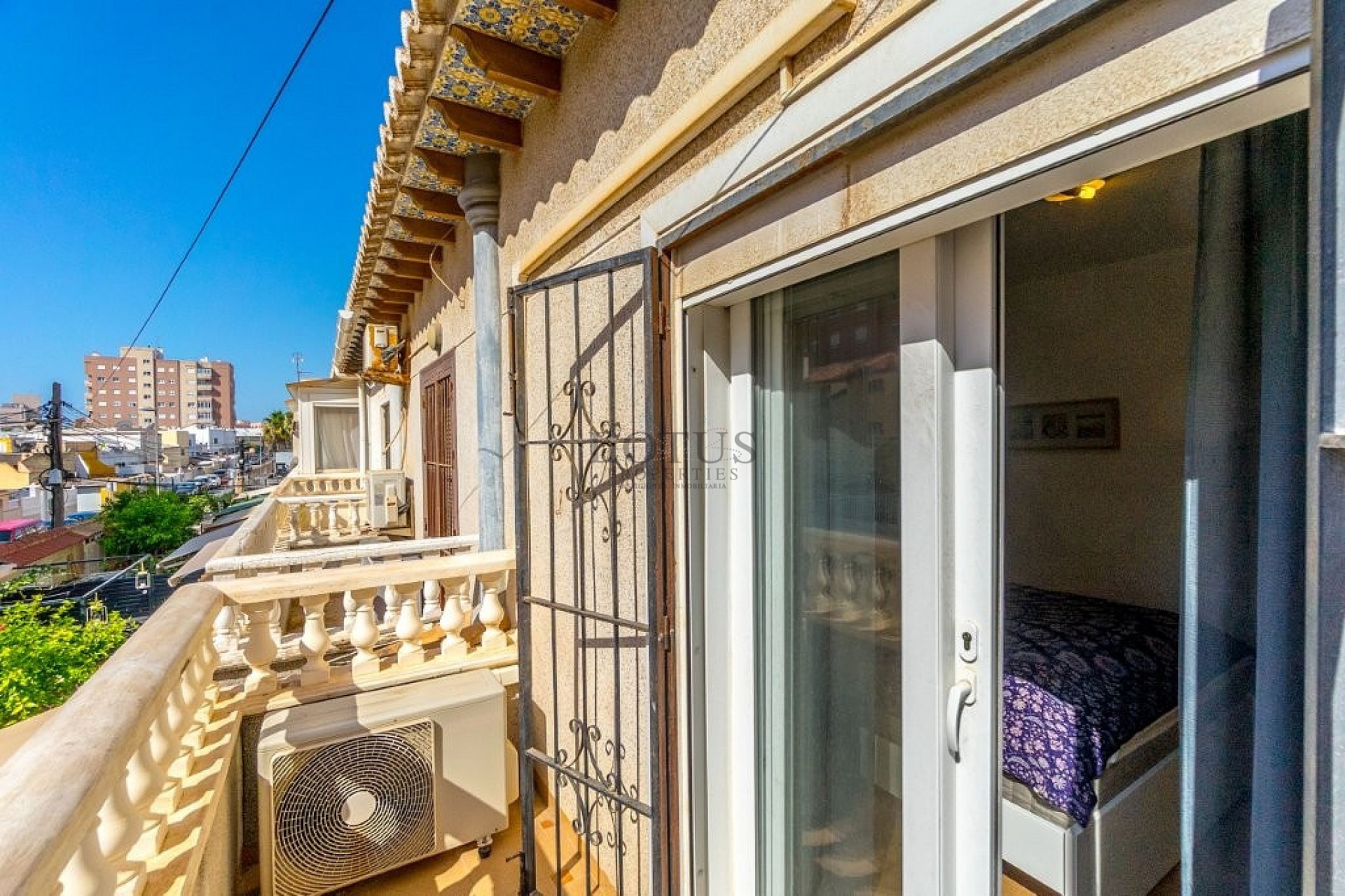 Spacious corner townhouse with 4 bedrooms and several terraces - Lotus Properties