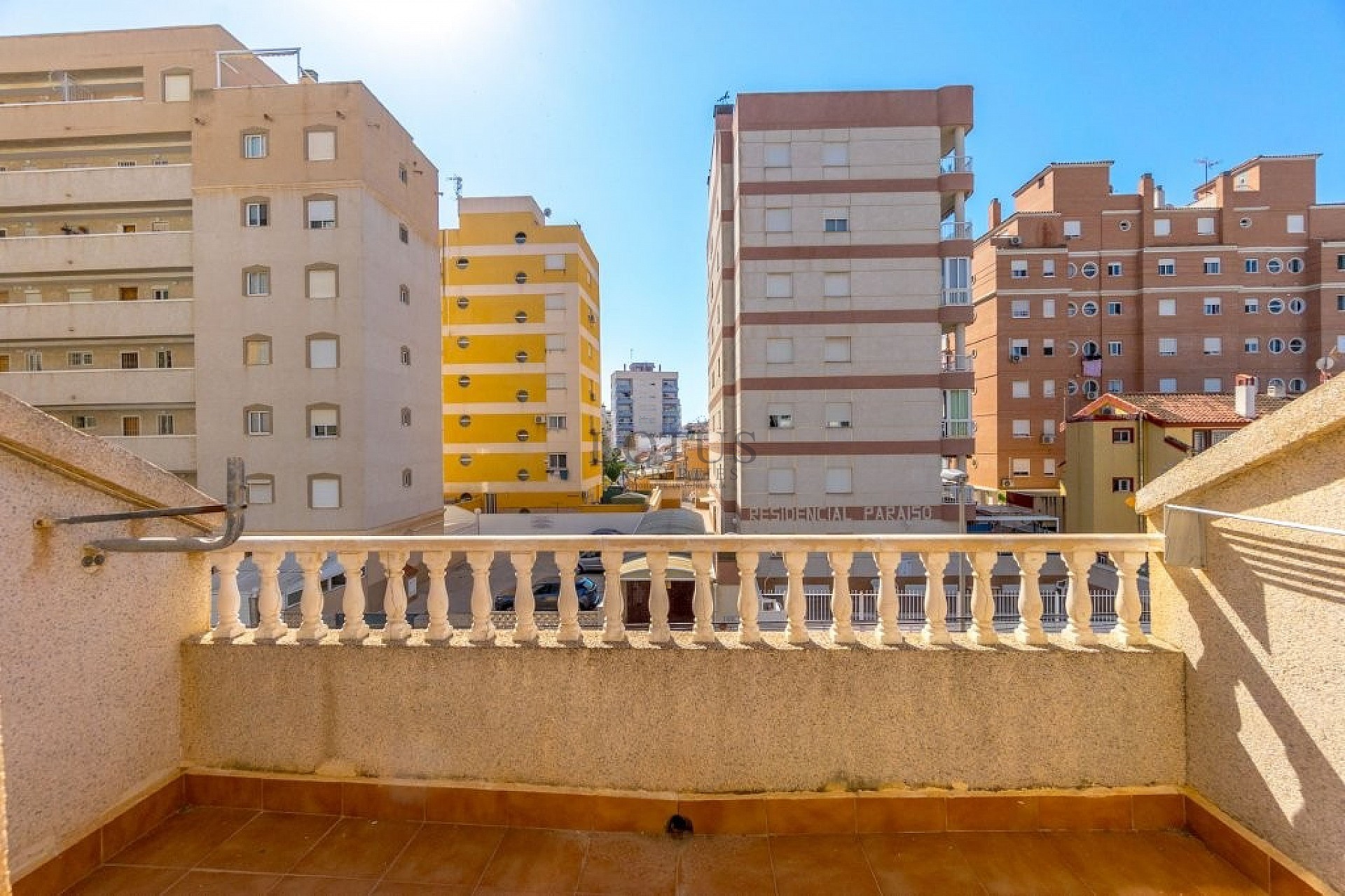 Spacious corner townhouse with 4 bedrooms and several terraces - Lotus Properties