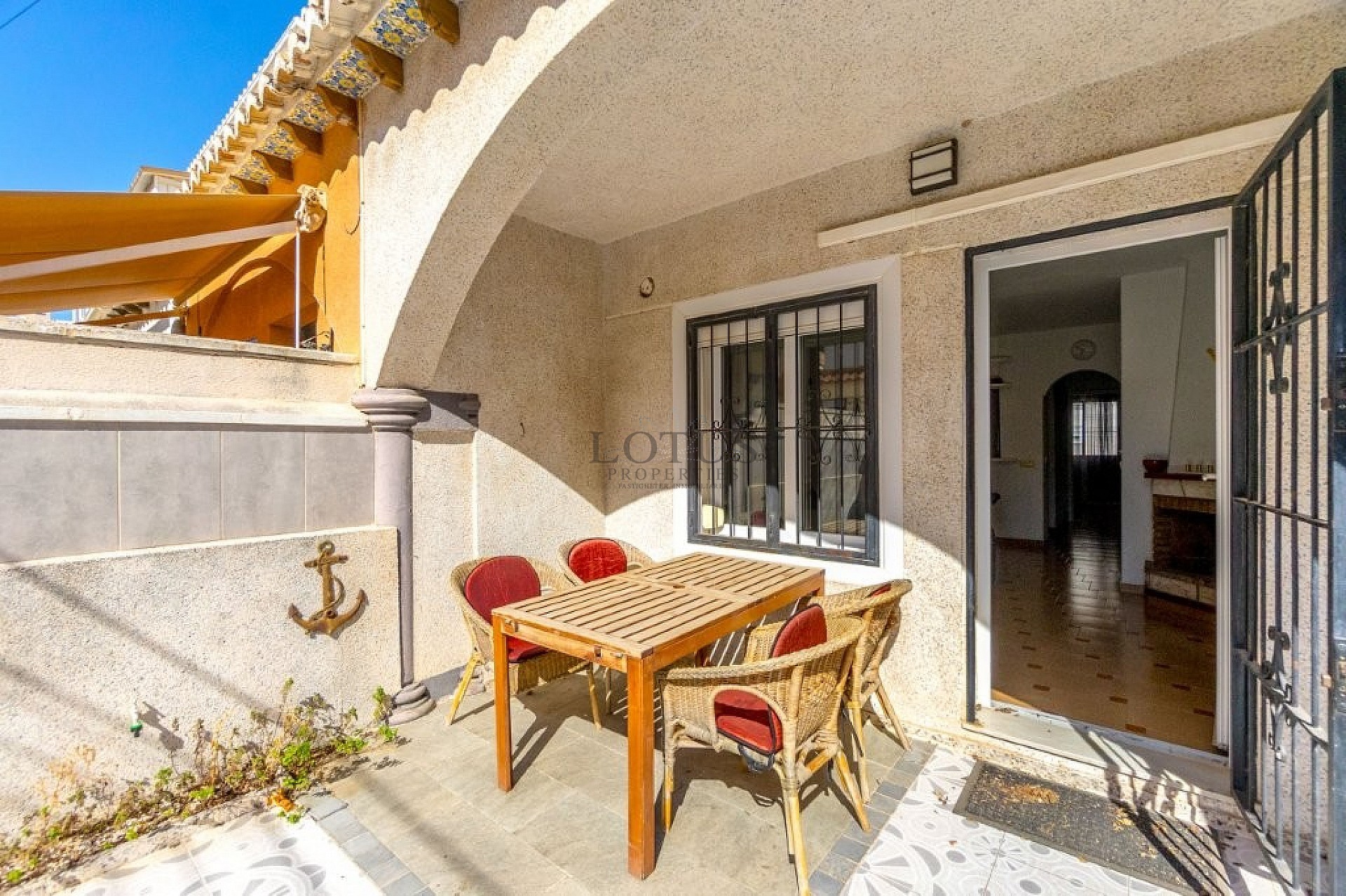 Spacious corner townhouse with 4 bedrooms and several terraces - Lotus Properties