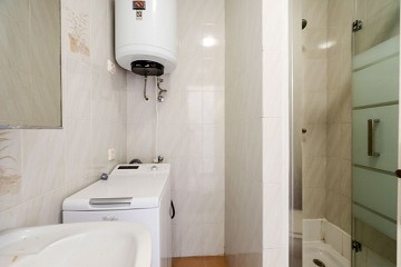 Rymligt hörnradhus med 4 sovrum och flera terrasser - Lotus Properties