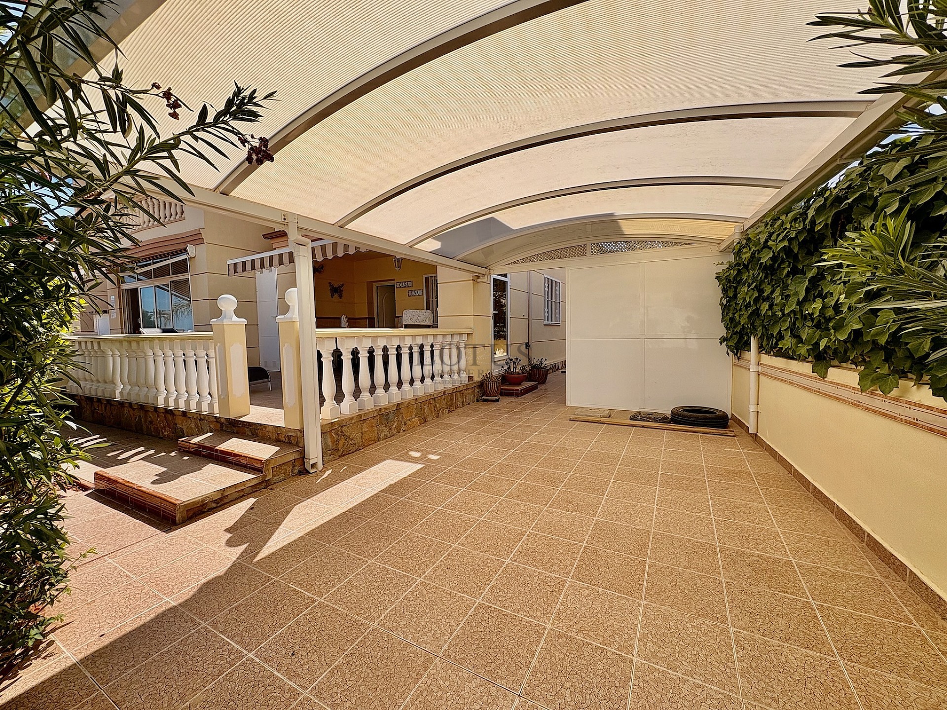 Beautiful 3 bedroom townhouse in Residencial Fortuna – Doña Pepa - Lotus Properties