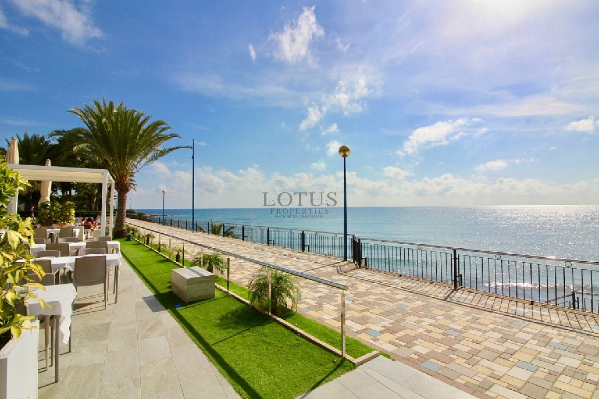 Fantastisk takvåning i La Entrada, Punta Prima - Lotus Properties