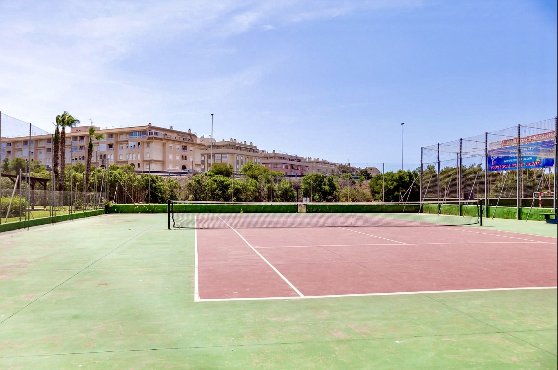 Charmig bungalow på översta våningen, endast 800 meter från stranden - Lotus Properties