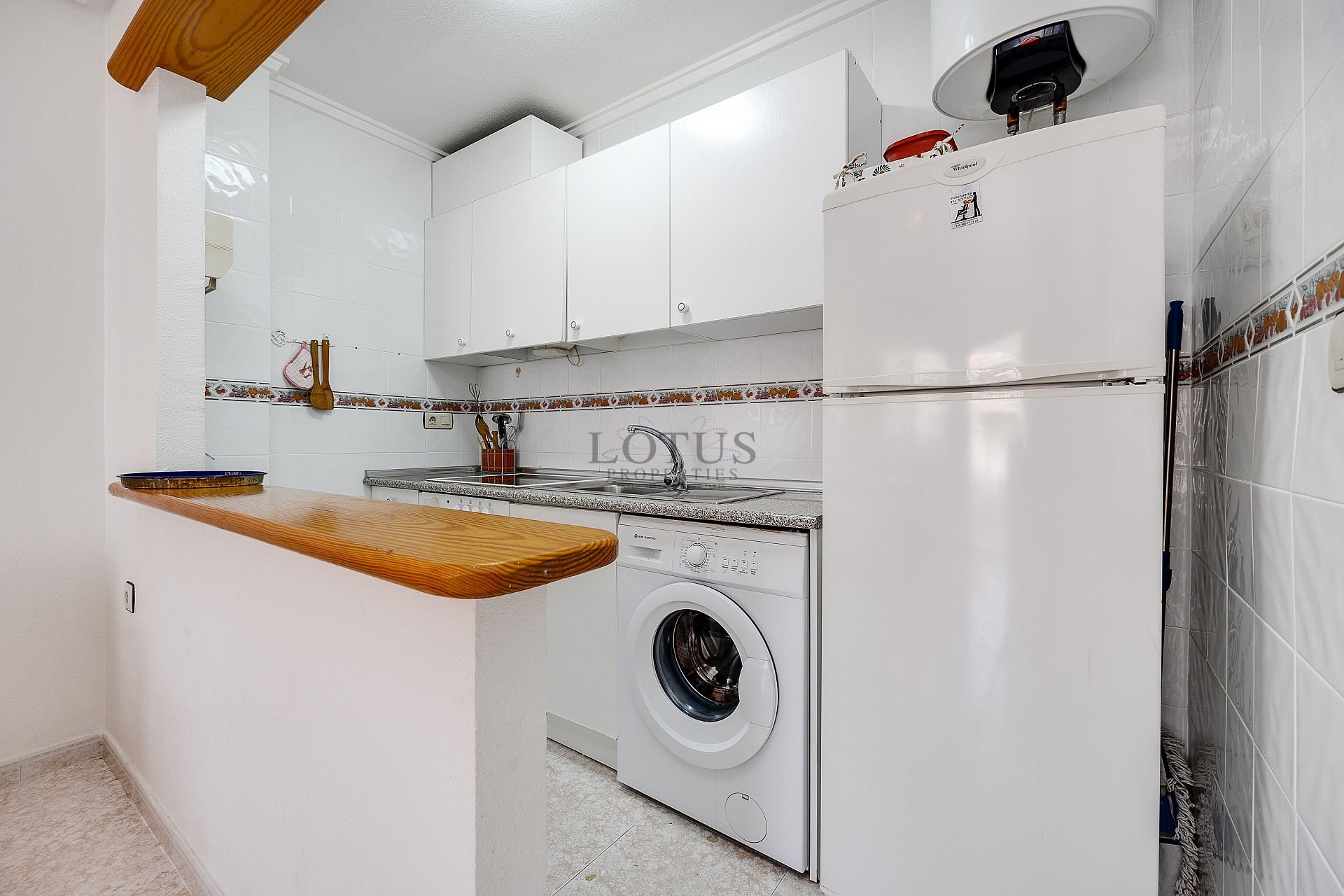 Charmig bungalow på översta våningen, endast 800 meter från stranden - Lotus Properties