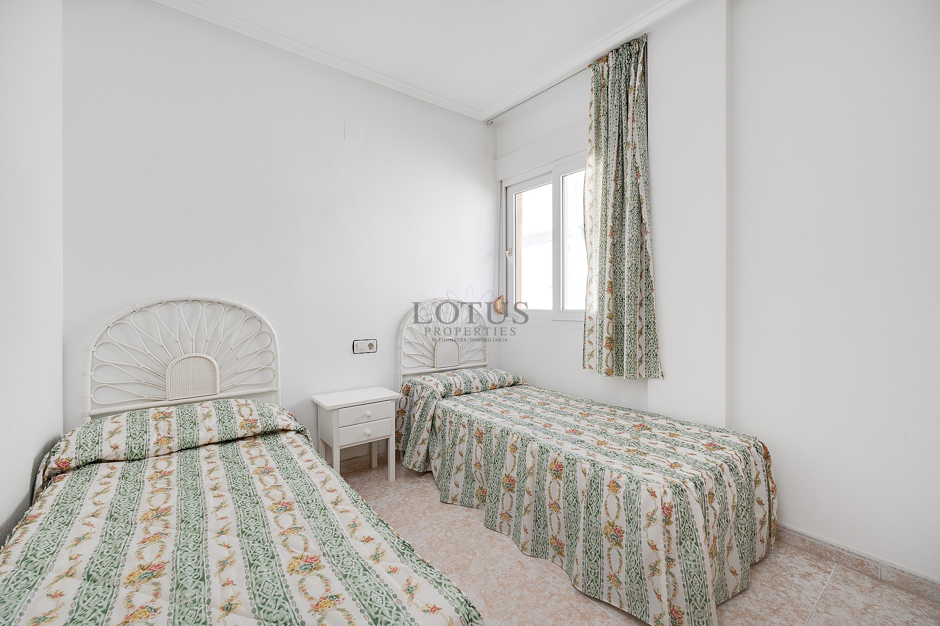 Charmig bungalow på översta våningen, endast 800 meter från stranden - Lotus Properties