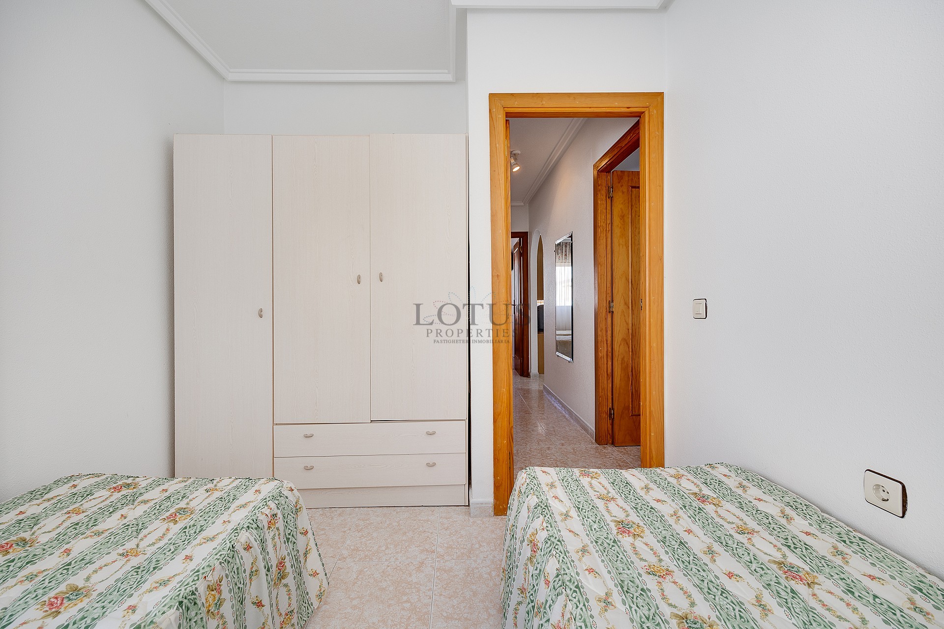 Charmig bungalow på översta våningen, endast 800 meter från stranden - Lotus Properties