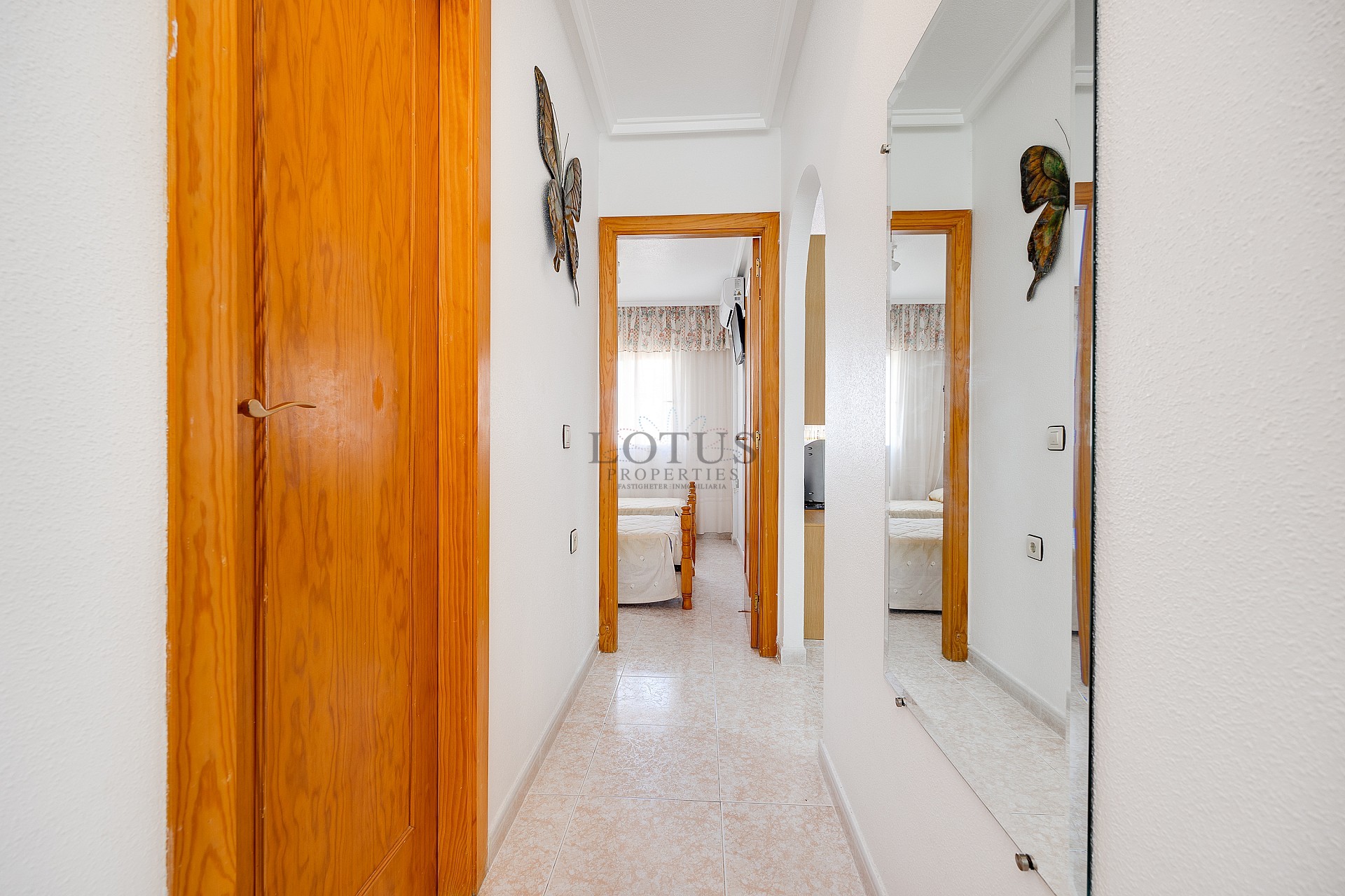 Charmig bungalow på översta våningen, endast 800 meter från stranden - Lotus Properties