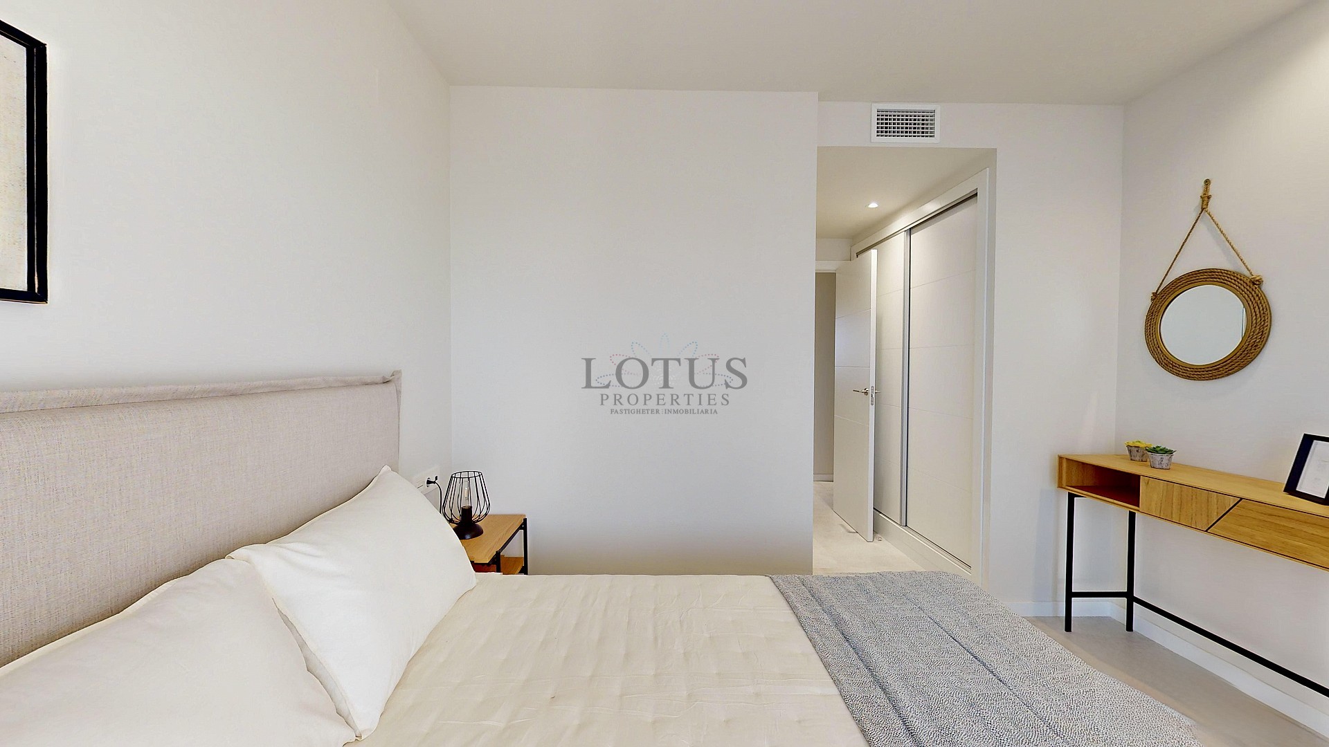 RESIDENCIAL LAGO VARESE- MIL PALMERAS  - Lotus Properties