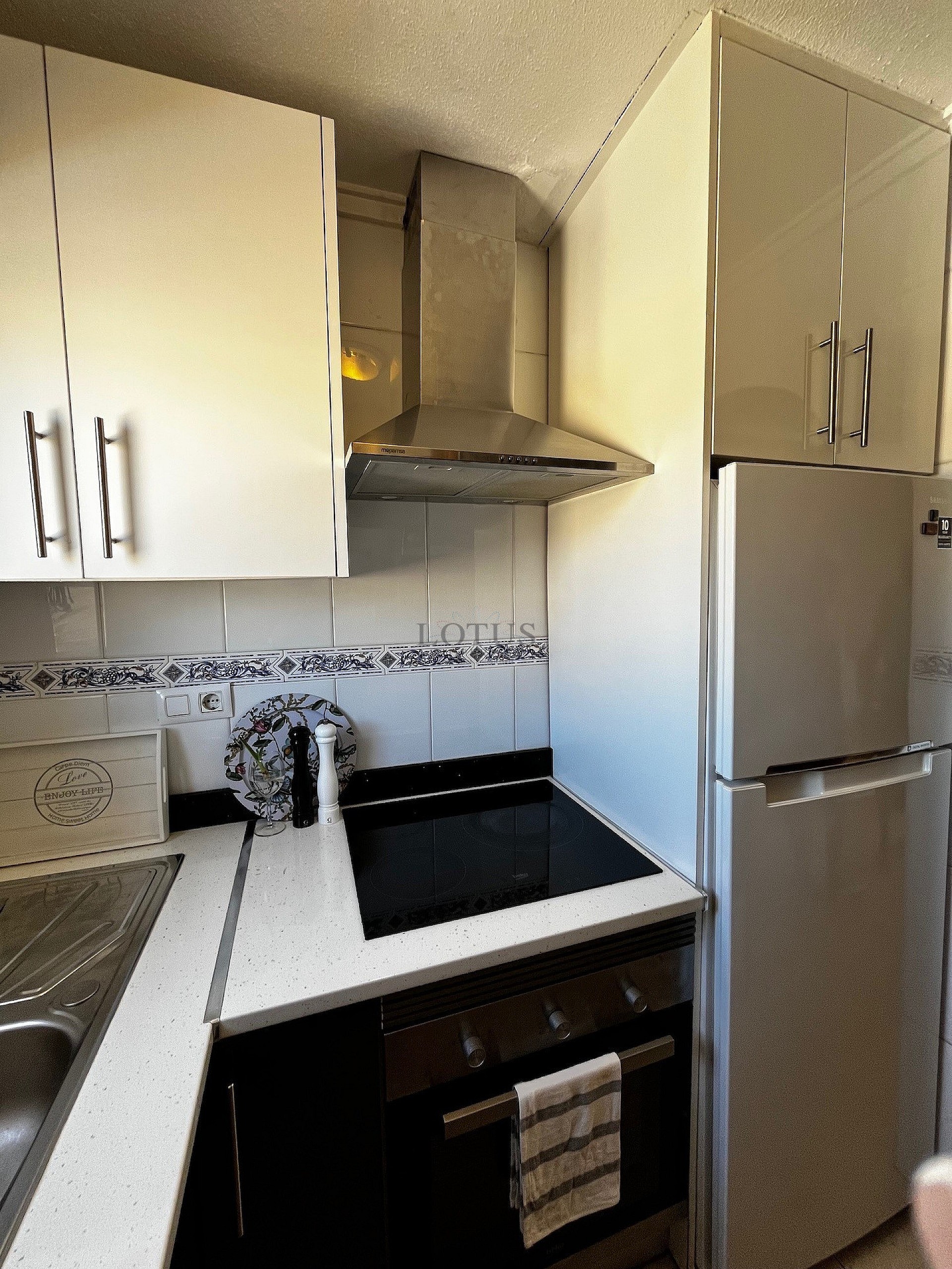 South facing topfloor bungalow with large terrace near Torrevieja City Centre - Lotus Properties