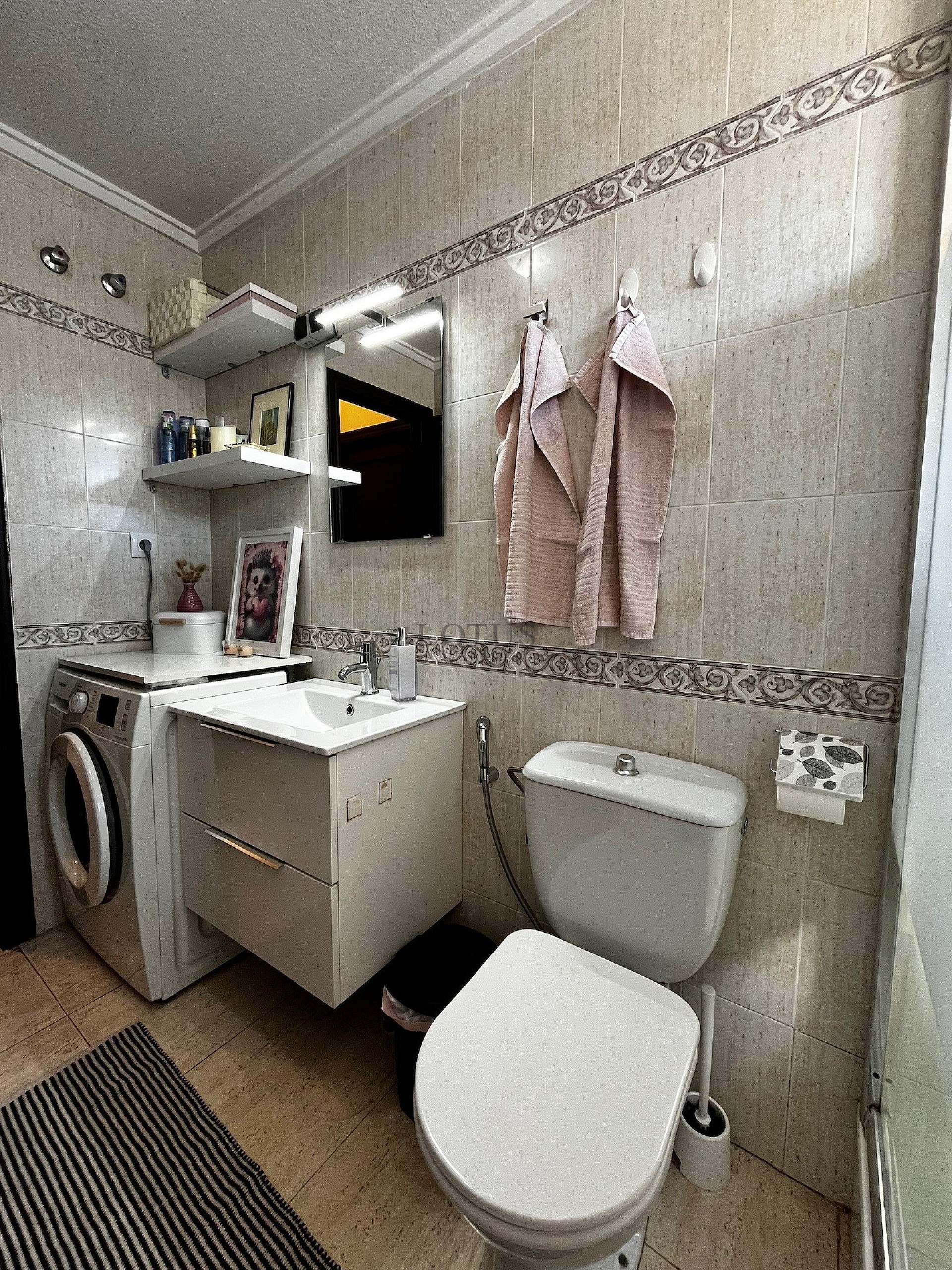 South facing topfloor bungalow with large terrace near Torrevieja City Centre - Lotus Properties