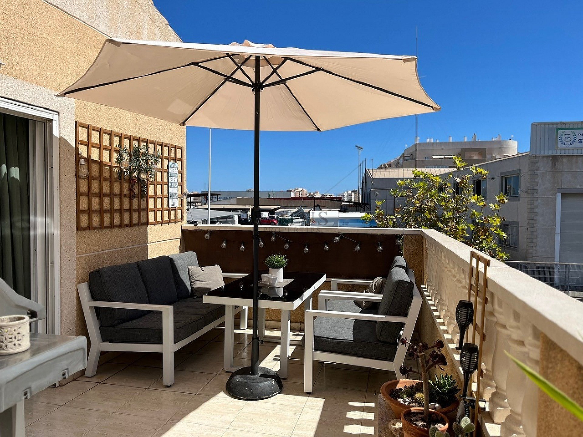 South facing topfloor bungalow with large terrace near Torrevieja City Centre - Lotus Properties