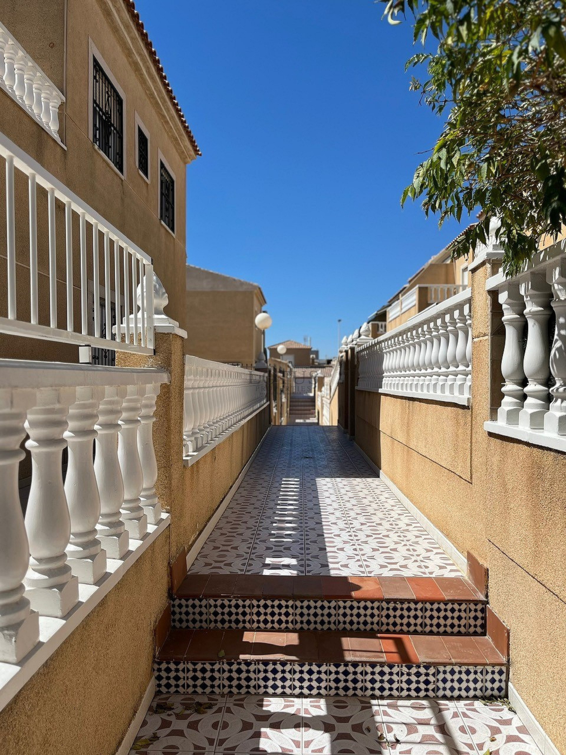 South facing topfloor bungalow with large terrace near Torrevieja City Centre - Lotus Properties